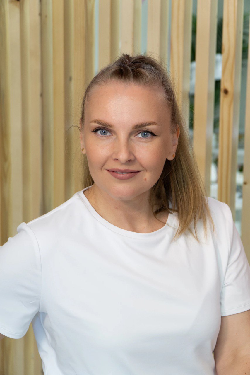 Gentle tweezing eyebrow shaping Gulf Breeze no wax